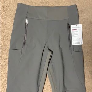 Women’s Athleta grey Headlands Hydrid tight pants